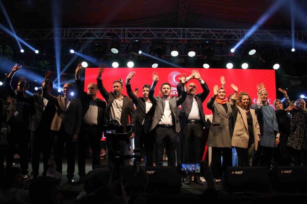 Cumhurbaşkanı Erdoğan’ın seçim zaferine Konya’da coşkulu kutlama