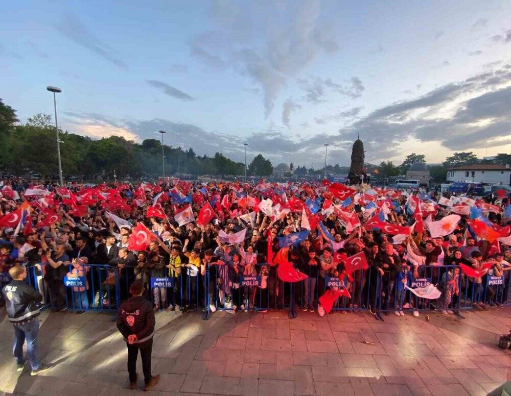 Cumhurbaşkanı Erdoğan’ın seçim zaferine Konya’da coşkulu kutlama