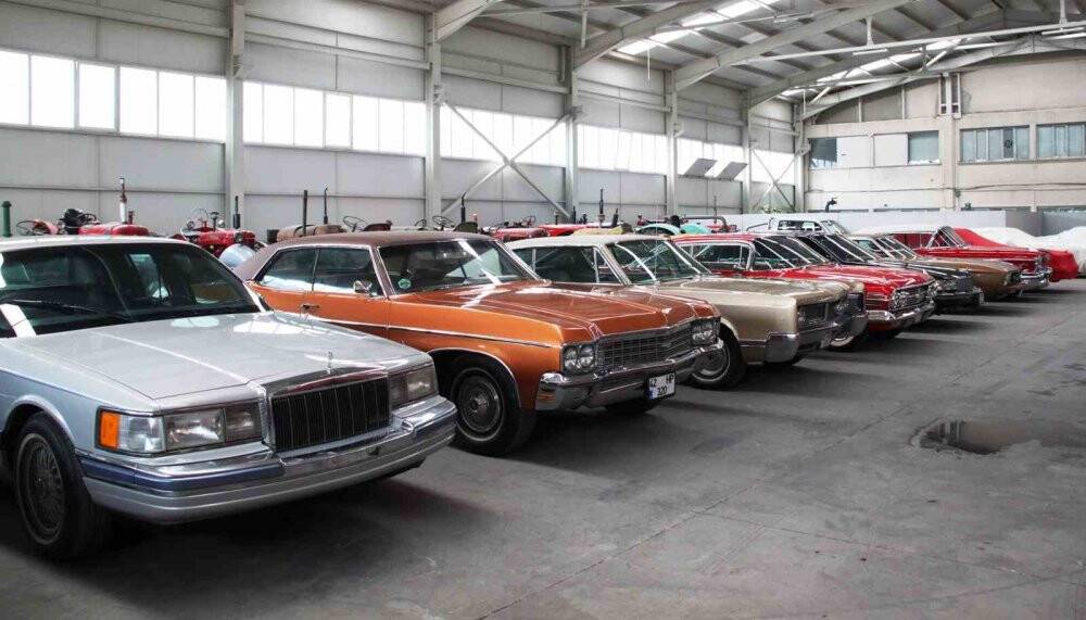 Konyalı iş adamı klasik otomobil merakını koleksiyona dönüştürdü