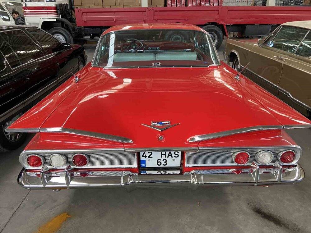 Konyalı iş adamı klasik otomobil merakını koleksiyona dönüştürdü