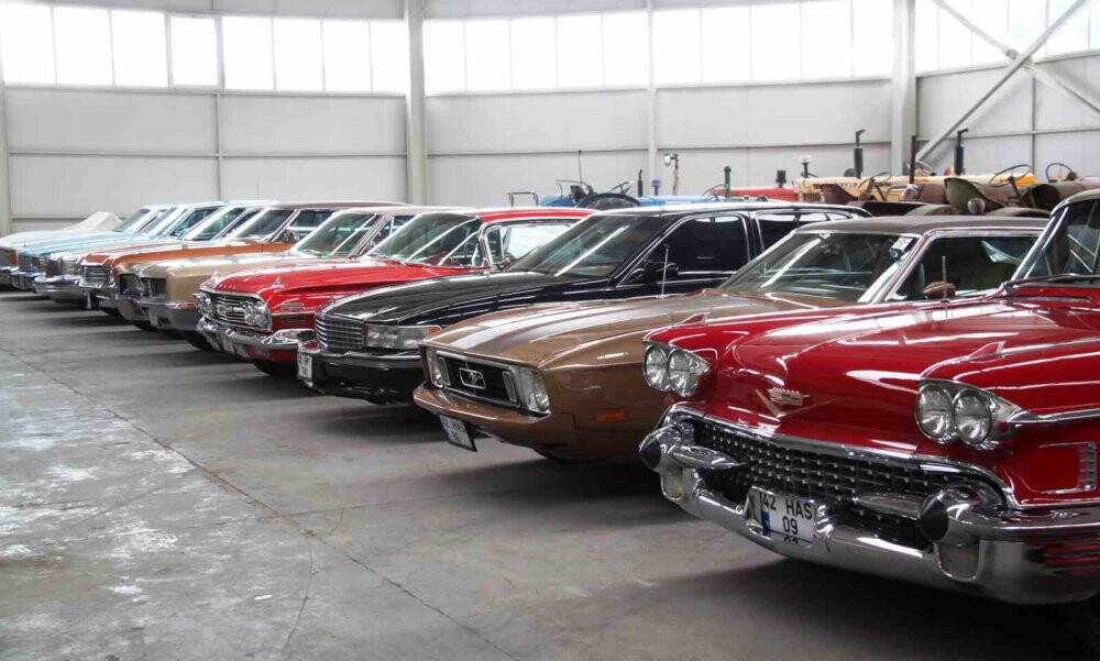 Konyalı iş adamı klasik otomobil merakını koleksiyona dönüştürdü