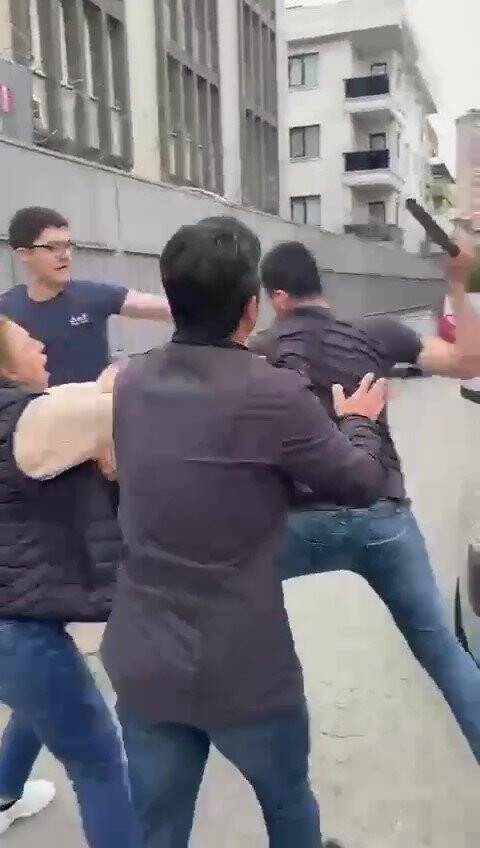 Ataşehir’de trafikte demir sopalı kavga kamerada