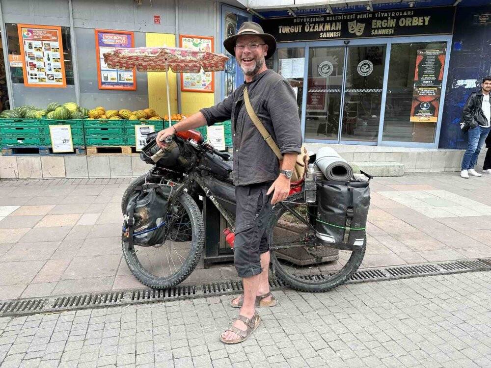 İstanbul’dan Tokyo’ya bisikletleriyle yola çıkan turist çift: “Eskişehir’deki insanlar kadar içten gülen kimse yok”