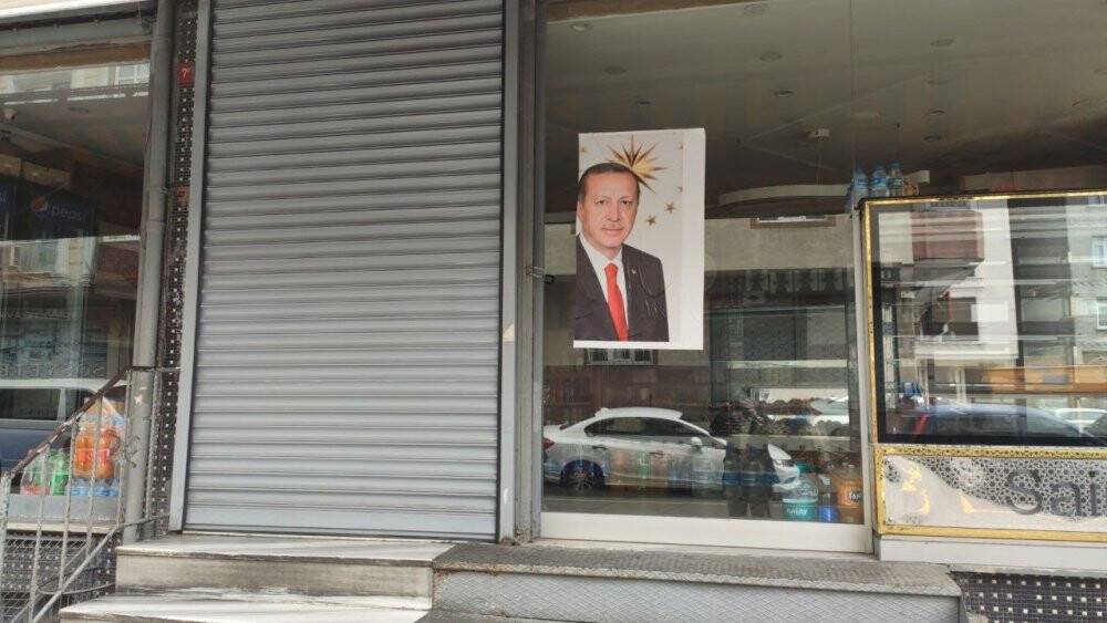 "Reis" diye bağıran çocuğa hakaret edip dükkan kovan fırınıcnın ruhsatı iptal edildi