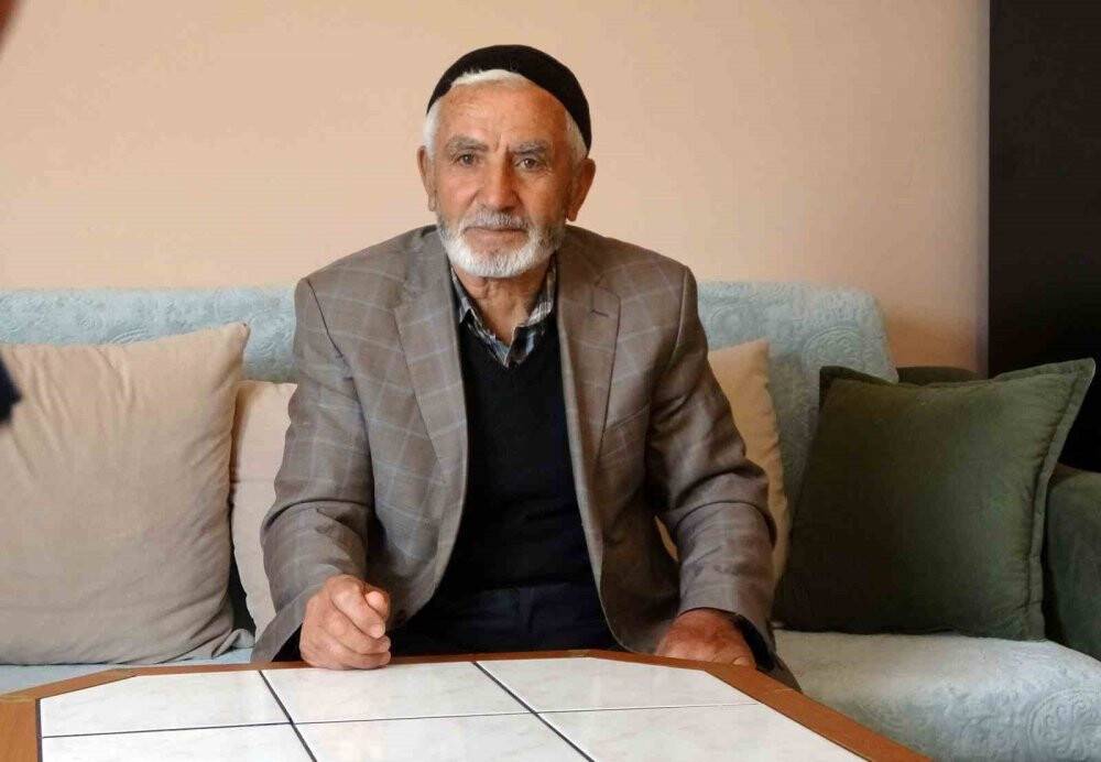 75 yaşındaki Eyüp Özer, “Cumhurbaşkanı Erdoğan” sevgisini şiire döktü