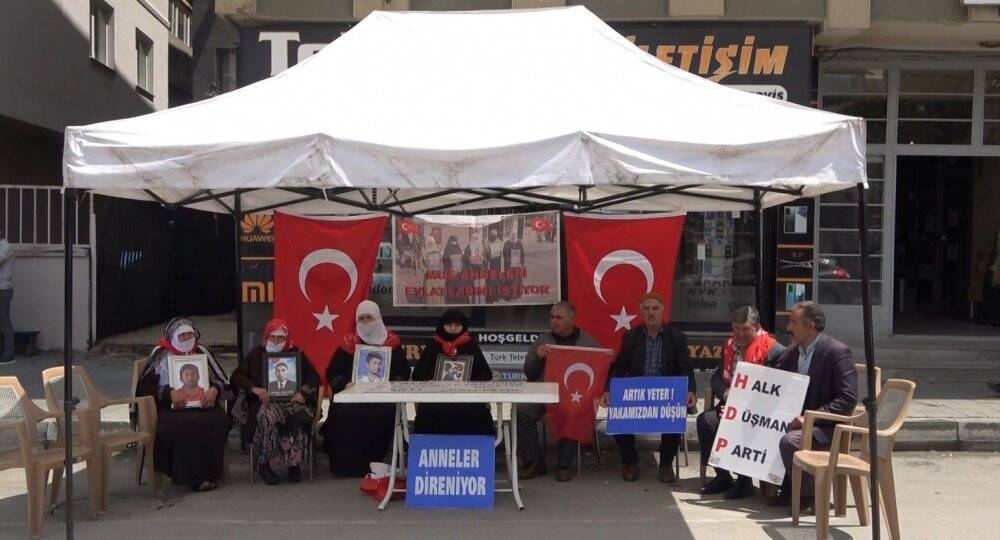 Evladı dağa kaçırılan anne: “Demirtaş’ı cezaevinden çıkaracaklardı. Şimdi çıkarsınlar da görelim”