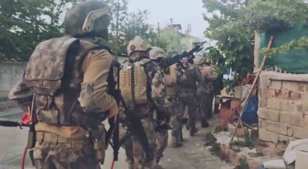 Konya'da eylem hazırlığı yaparken yakalanan DEAŞ’lı protez göz taktırıp, saç ektirmiş