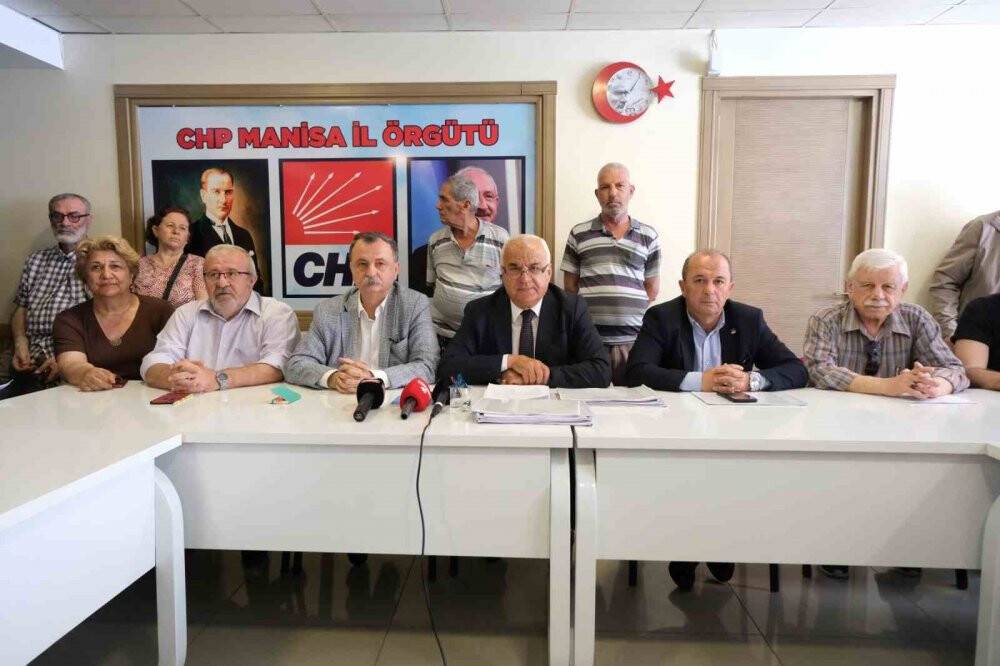 CHP’liler basın toplantısında birbirleriyle tartıştı