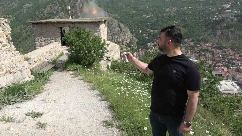 Amasya’da Cumhurbaşkanı Erdoğan için kaleden top atışları yapıldı