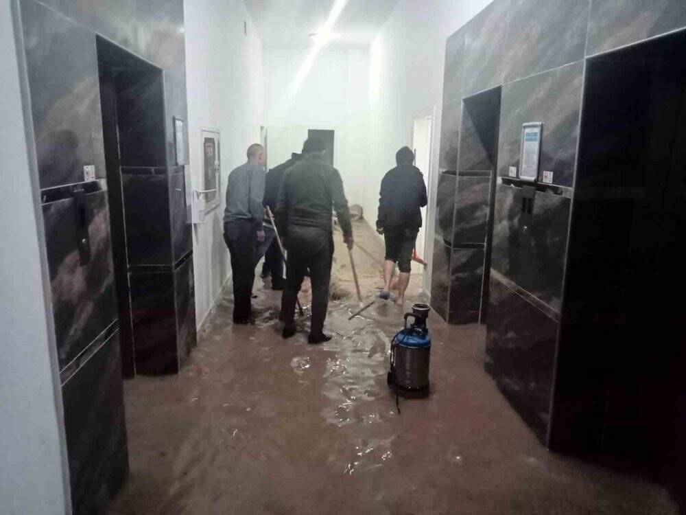 Ankara'da sağanak ve dolu etkili oldu