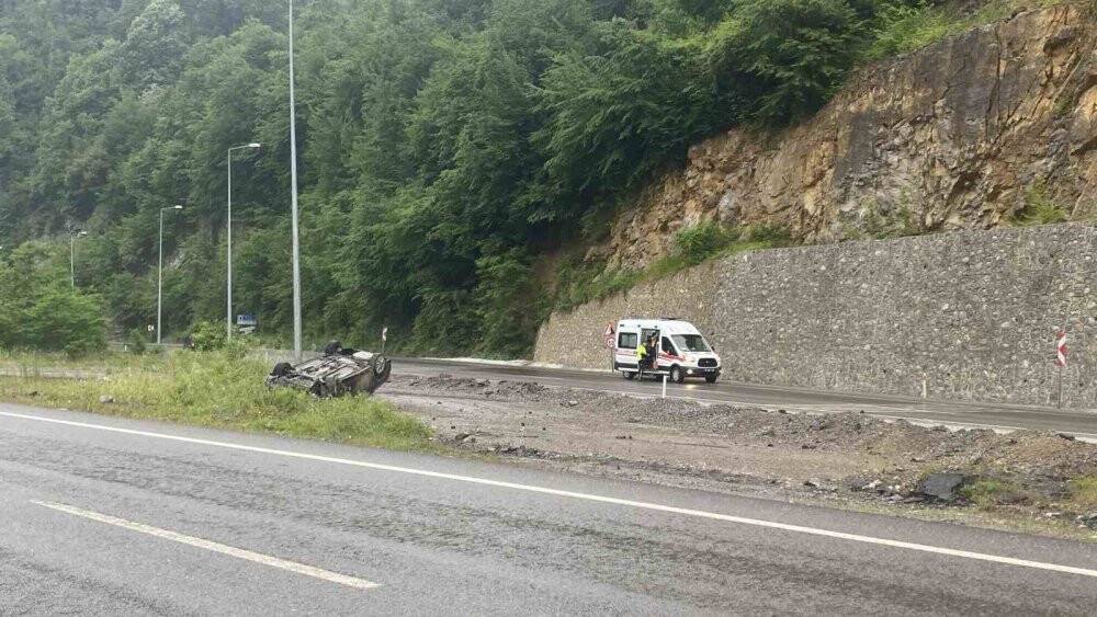 Yoldan çıkan otomobil taklalar attı: 1 yaralı