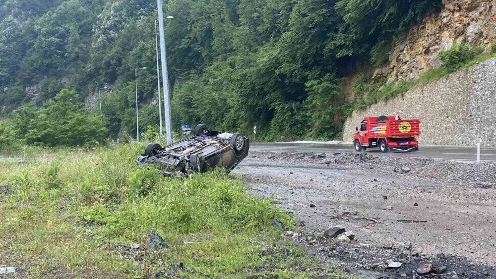 Yoldan çıkan otomobil taklalar attı: 1 yaralı