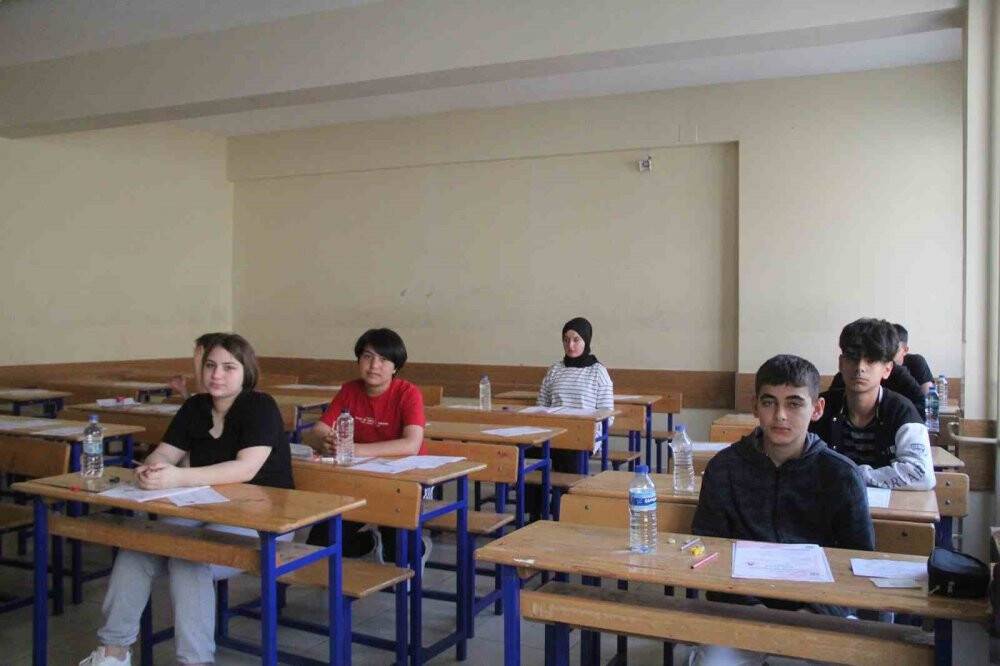 Depremin vurduğu Hatay’da LGS başladı