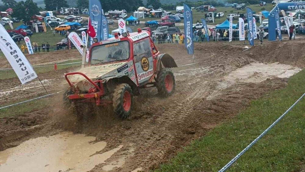 Off-Road Festivali’nde kadınların inanılmaz performansı ağızları açık bıraktı