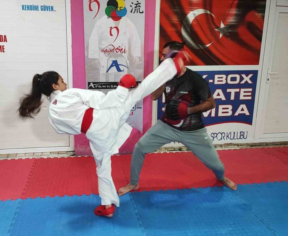 6 yaşında karateye başladı, 12 yaşında 60 madalyası var