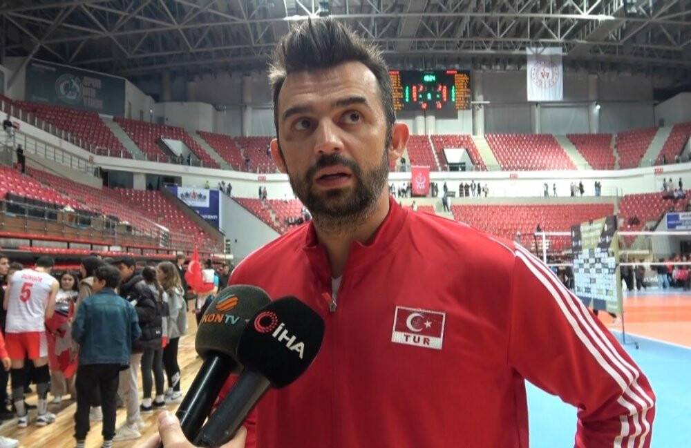 Arslan Ekşi: Altın Ligi’ni kazanacağız