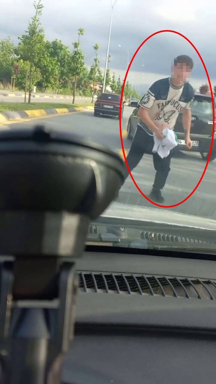 Bellerinde bıçak ellerinde taş, terör estirdiler!