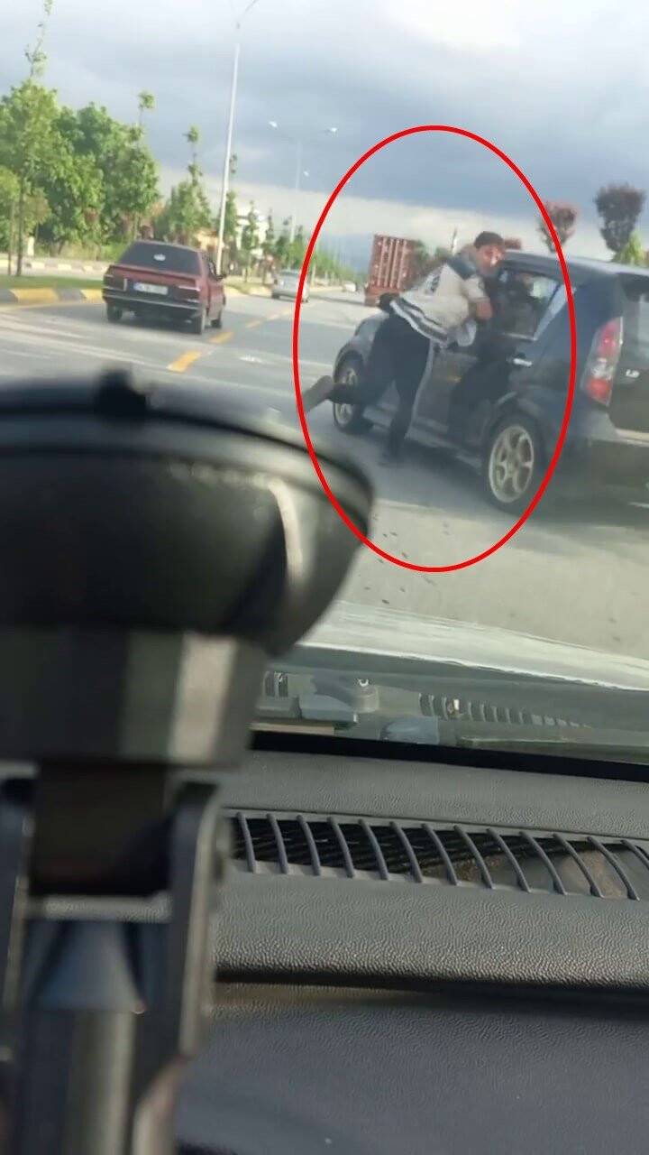 Bellerinde bıçak ellerinde taş, terör estirdiler!