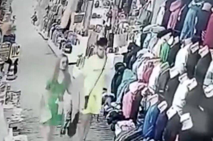 Esnafı sahte 100 dolar vererek dolandırırken yakalandılar