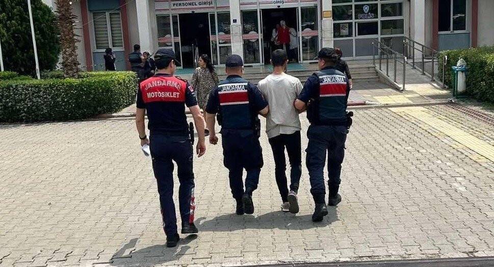 Göçmen kaçakçılığından aranıyordu, yakalandı