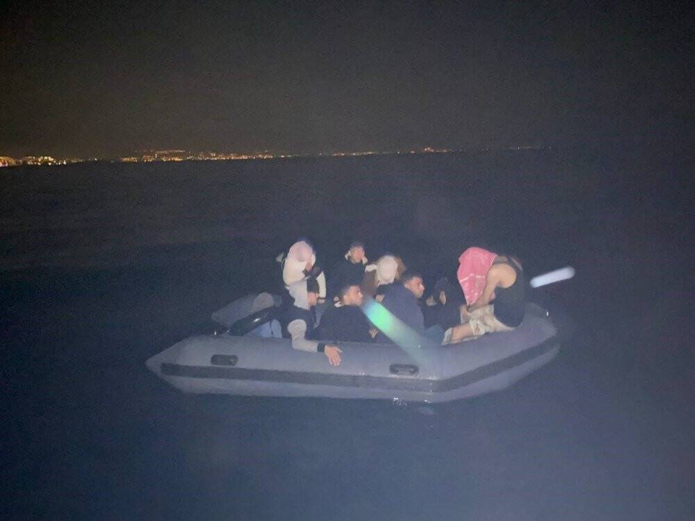 10 düzensiz göçmen kurtarıldı