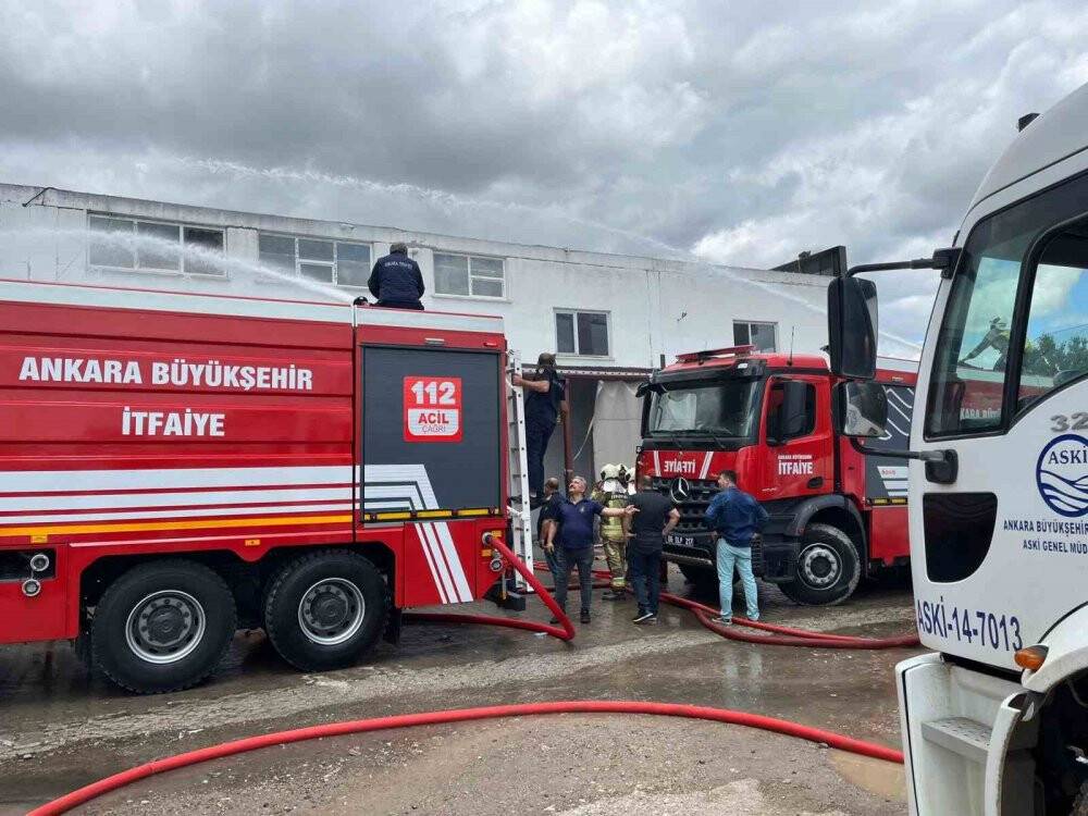 Ankara'daki fabrika yangınında 4 kişi dumandan etkilendi