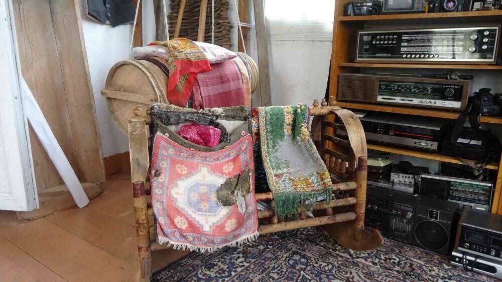 Cami imamı yaklaşık 20 yılda biriktirdiği eşyaları tarihi evinde sergiliyor