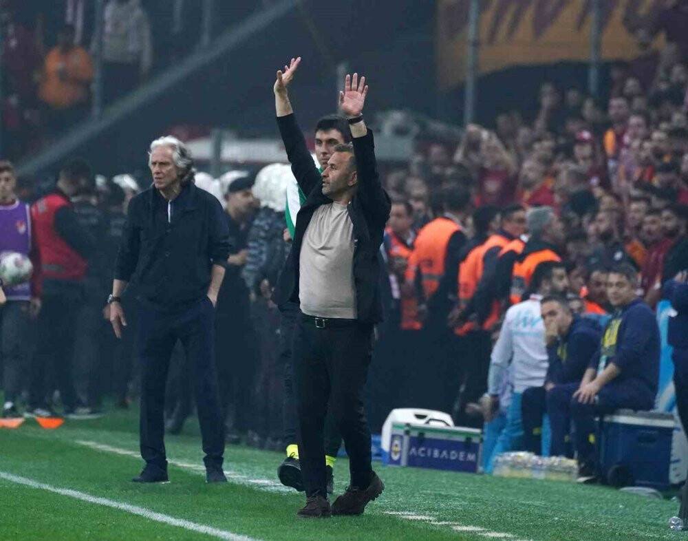 Galatasaray, Okan Buruk’un sözleşmesini uzattı