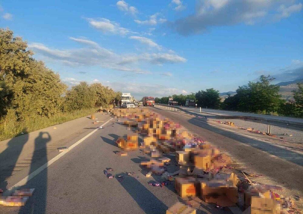 Konya-Karaman yolunda tır, başka bir tıra çarptı