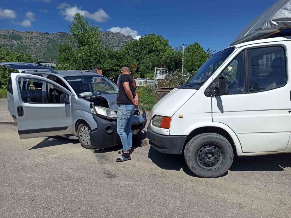 Konya’da 2 ayrı trafik kazası: 3 yaralı