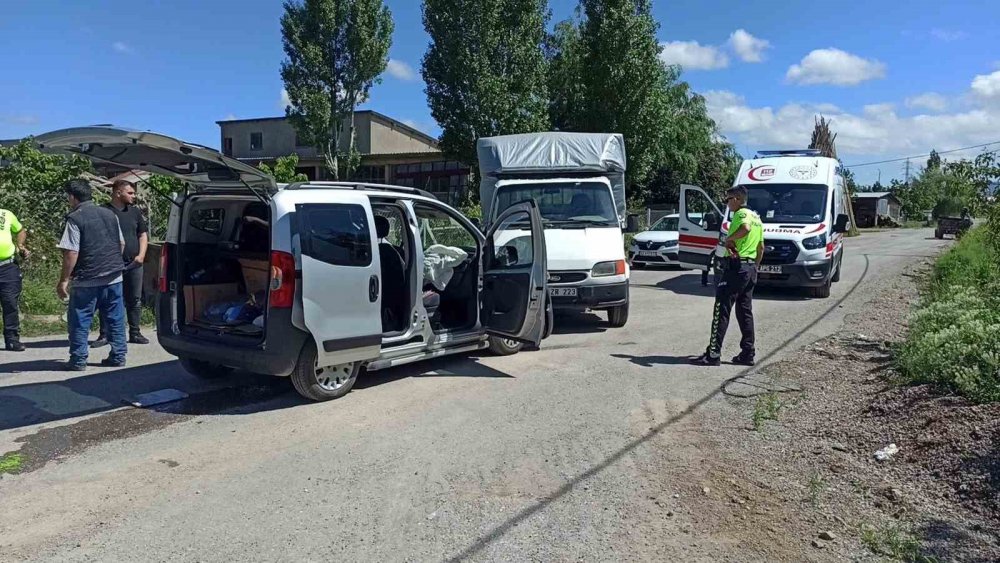 Konya’da 2 ayrı trafik kazası: 3 yaralı