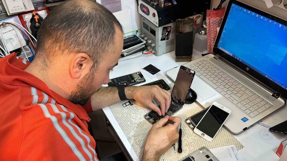 Sıfır telefon alamayanların hedefi tamirciler