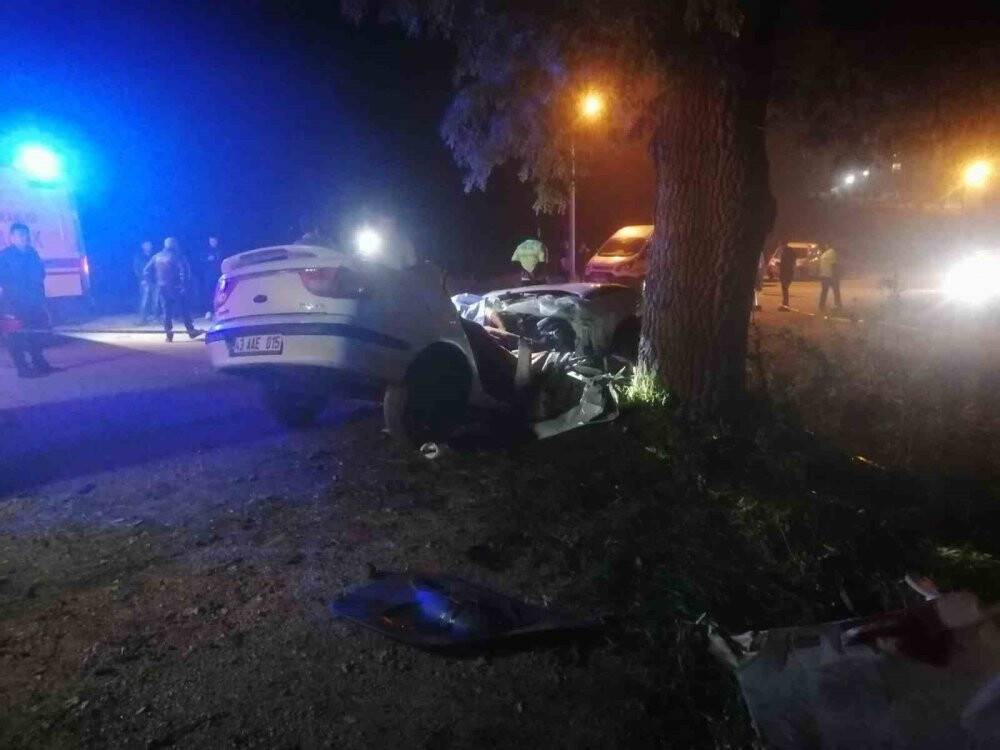 Trafik kazasında 2 lise öğrencisi hayatını kaybetti