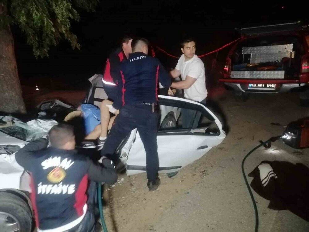 Trafik kazasında 2 lise öğrencisi hayatını kaybetti