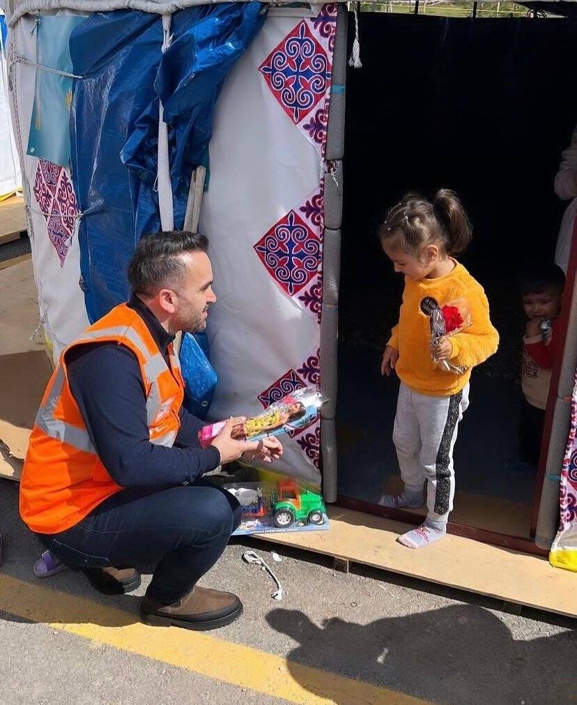 Depremzede çocuklar bu etkinlikle mutlu oldu