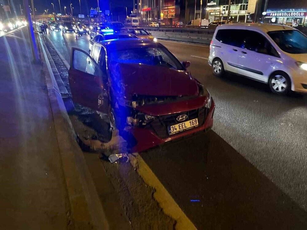 E-5 Kara Yolu’nda 4 araç ve 1 motosiklet kazaya karıştı: 4 yaralı