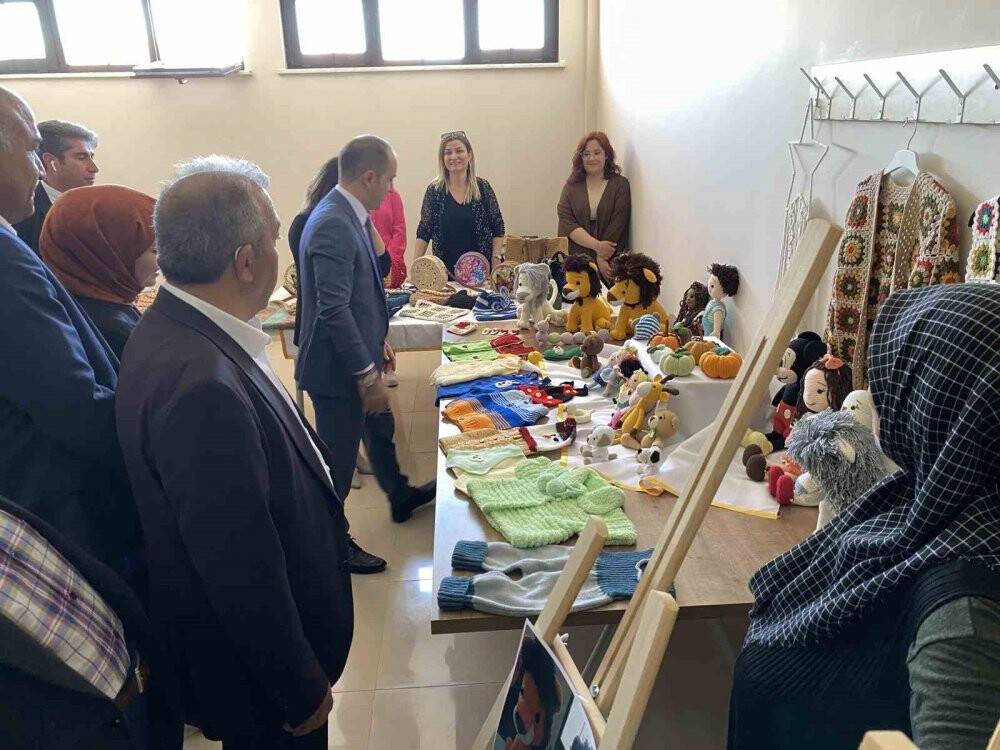 Kulu’da "Hayat Boyu Öğrenme Haftası Sergisi" açıldı