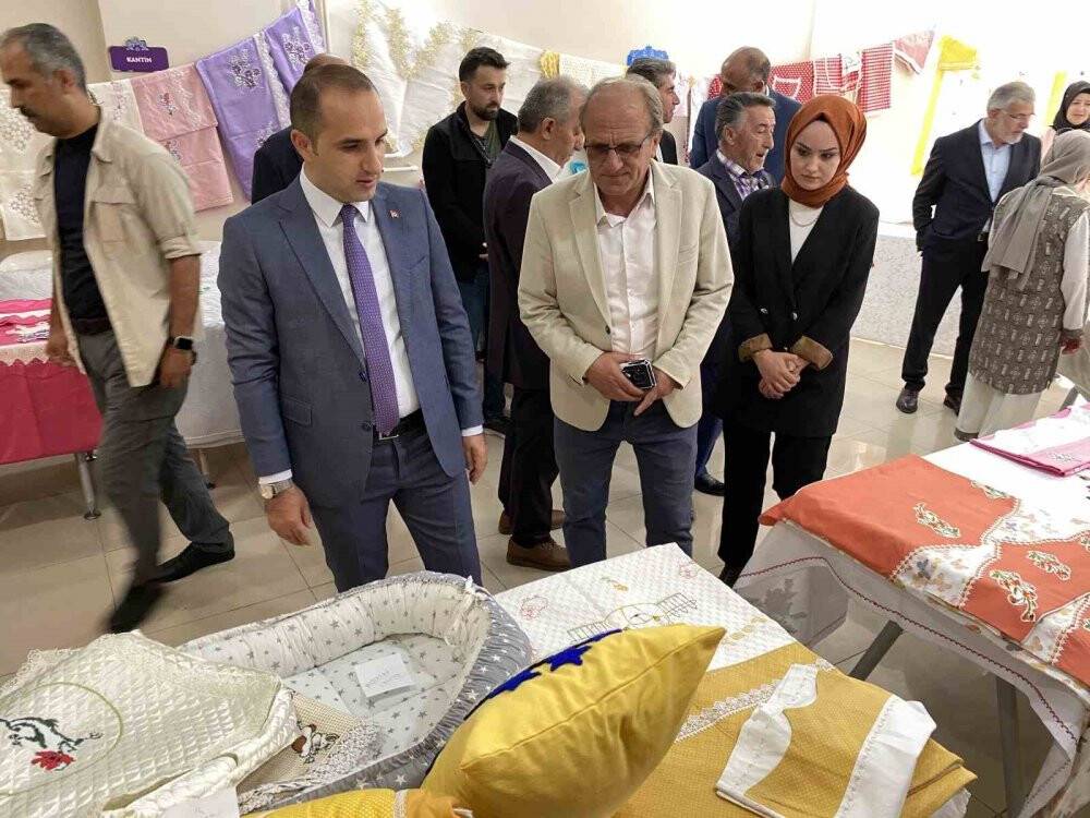 Kulu’da "Hayat Boyu Öğrenme Haftası Sergisi" açıldı