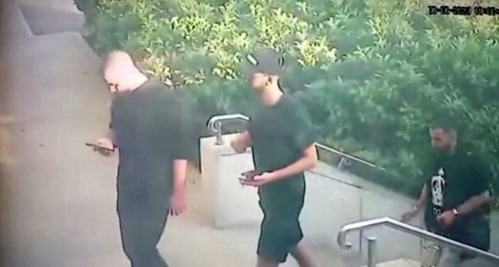 Maskeli saldırganlar kurşun yağdırdı: saldırı anı kamerada