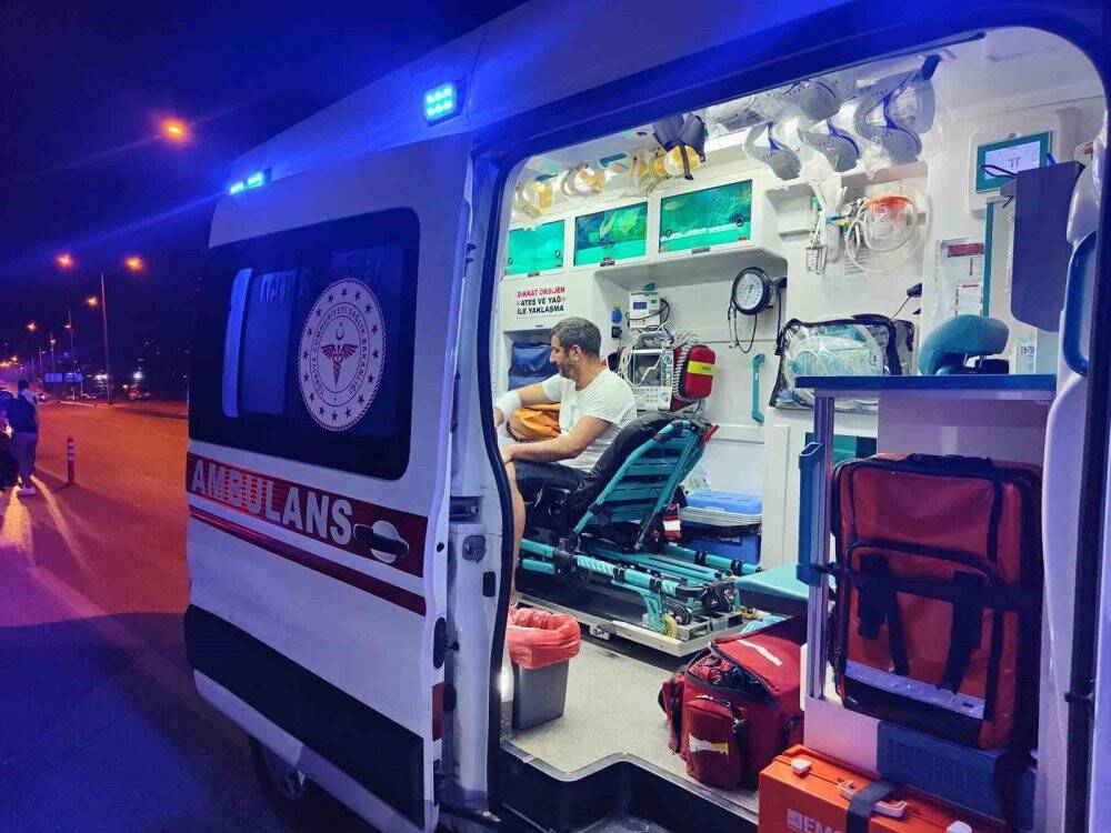 Alkollü sürücünün kullandığı otomobil, polis uygulama noktasında kaza yaptı