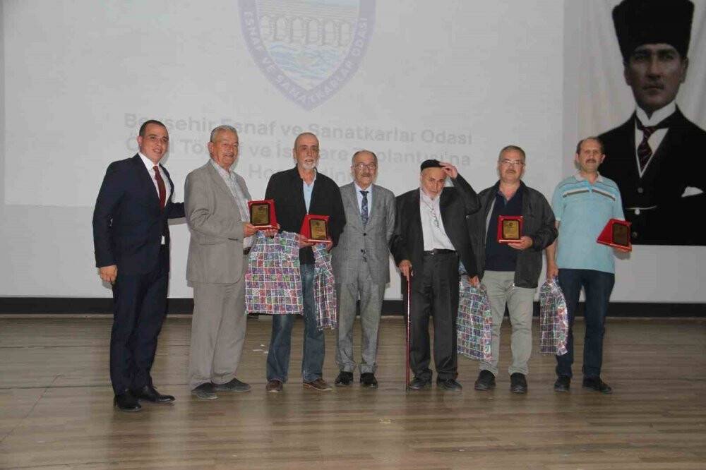 Beyşehir’de emektar esnaf ödüllendirildi