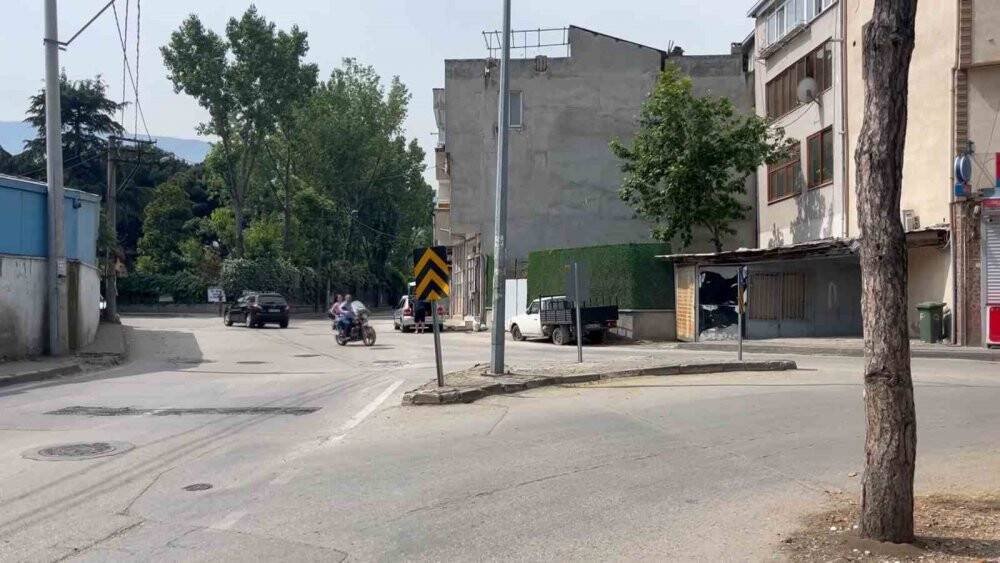 İnanılmaz kaza: Çarptığını fark etmedi, üzerinden geçti