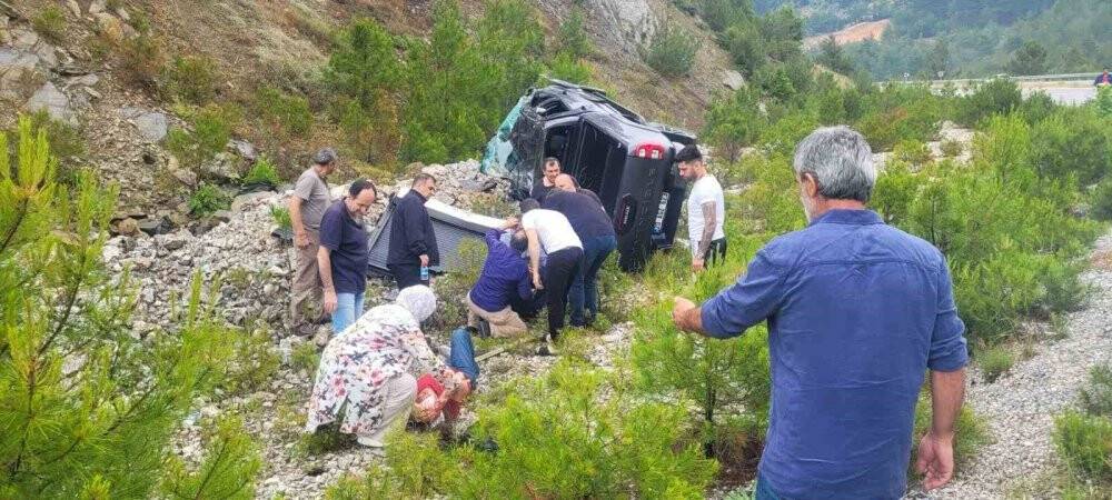 Eski Bakan Zeybekci kaza yaptı