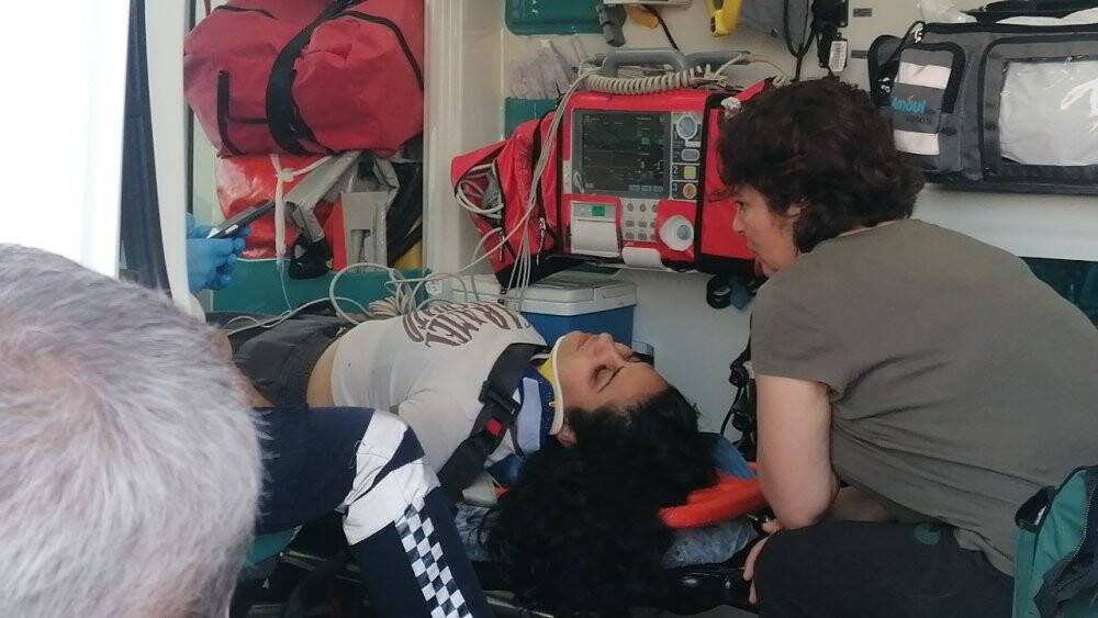 Plakasız otomobille kaza merakı pahalıya patladı, 6 bin 800 TL ceza yazıldı