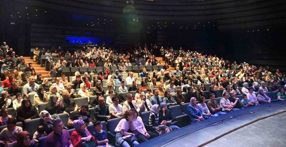 Selçuklu Sanat Akademisi tiyatro ödülleri sahiplerini buldu