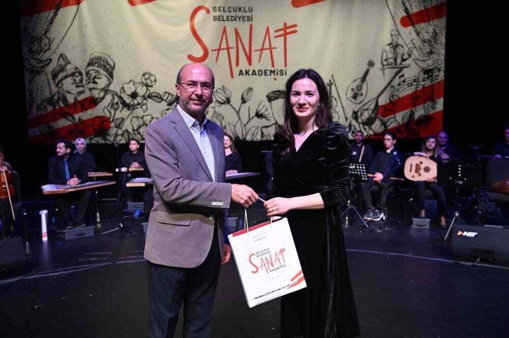 Selçuklu Sanat Akademisi tiyatro ödülleri sahiplerini buldu