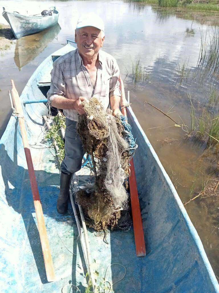 Beyşehir Gölü hayalet ağlardan temizleniyor
