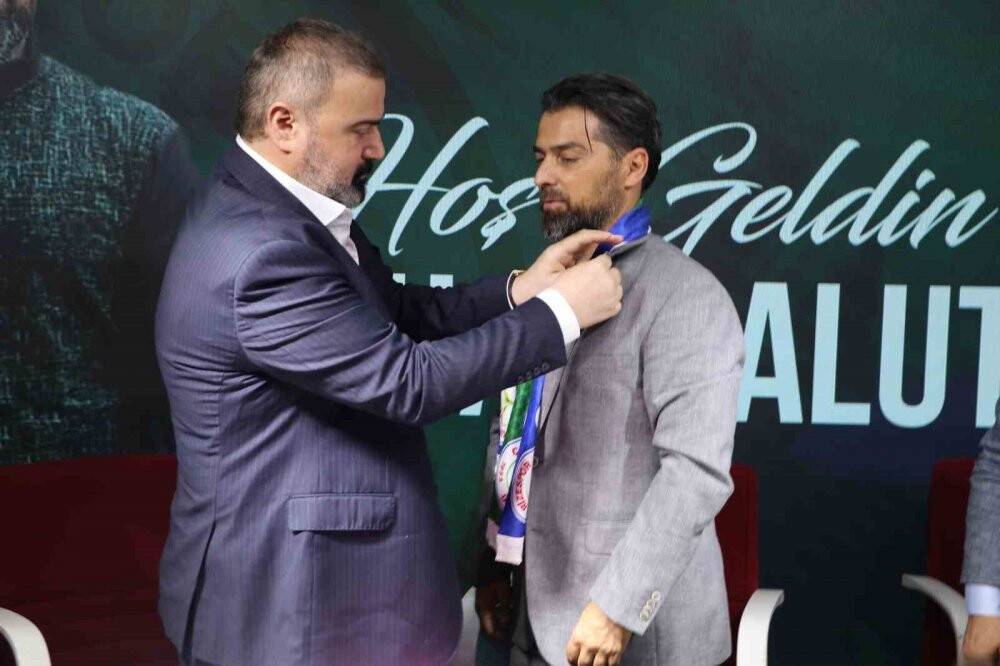 Çaykur Rizespor, İlhan Palut ile 1 yıllık sözleşme imzaladı