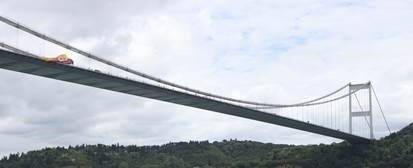 Galatasaray’ın bayrakları İstanbul Boğazı’nda dalgalanıyor