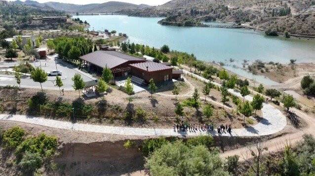 Konya'daki duvarsız okulda tabiat ile iç içe binlerce öğrenciye eğitim